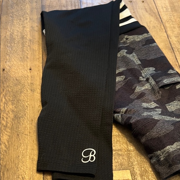 Bombshell Sportswear Camo and Black Leggings - Picture 3 of 6